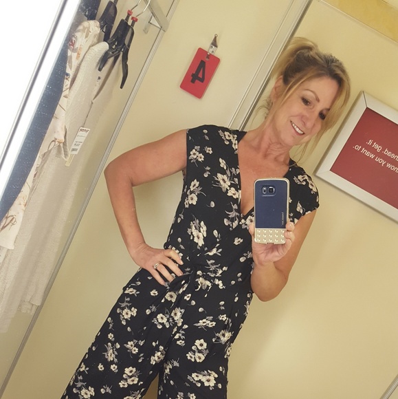 Meet your Posher, Debbie - Picture 3 of 5